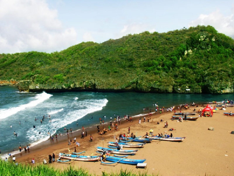 Alamat Pantai Baron Gunungkidul yang Terkenal Akan Keunikannya